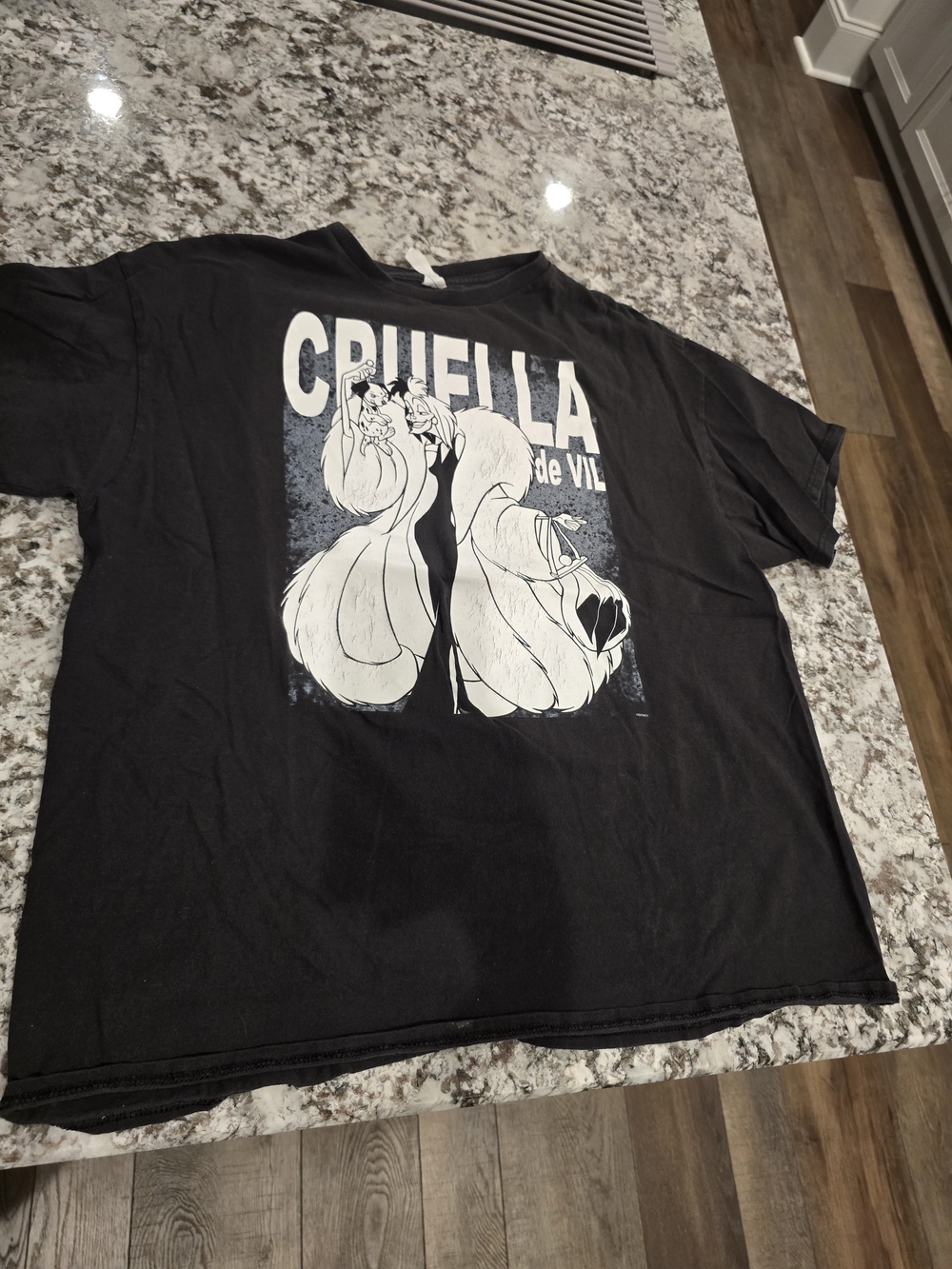 Cruella Graphic Tee - Black Shirt